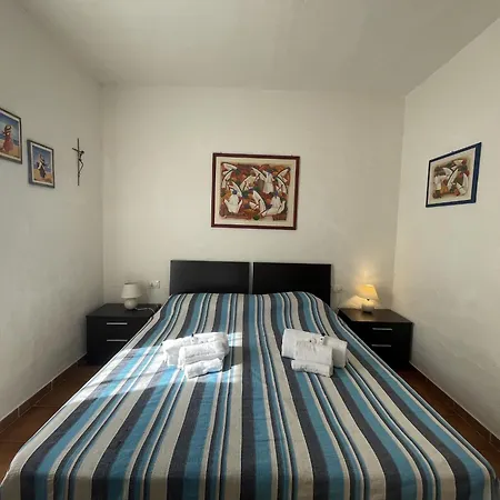 Punta Est - Bilo Giada Pool & 5 Min Mare דירה
