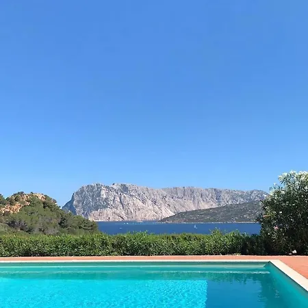 Punta Est - Bilo Giada Pool & 5 Min Mare דירה